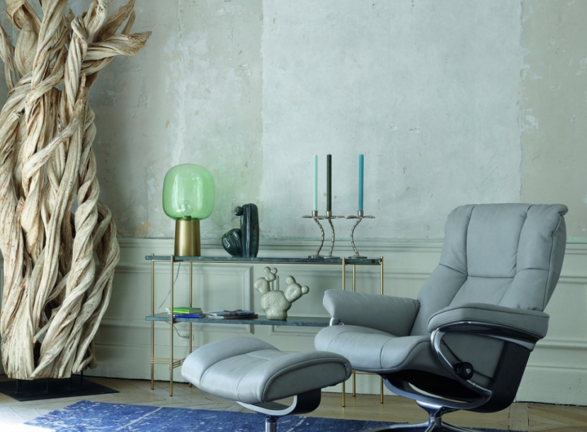 Кресло-реклайнер с пуфом  Stressless Mayfair SIGNATIRE