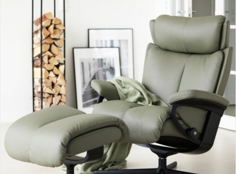 Кресло-реклайнер с пуфом Stressless Magic Cross base