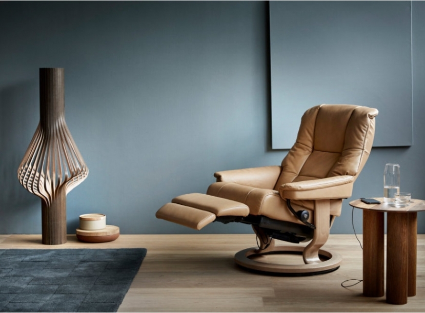 Кресло-реклайнер с пуфом  Stressless Mayfair  Classic